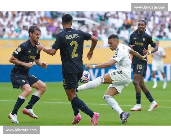 尤文旧将兰普拉发声:迈尼昂可赞,唯多纳鲁能换迪格雷戈里奥 尤文旧将兰普拉发声:迈尼昂可赞,唯多纳鲁能换迪格雷戈里奥